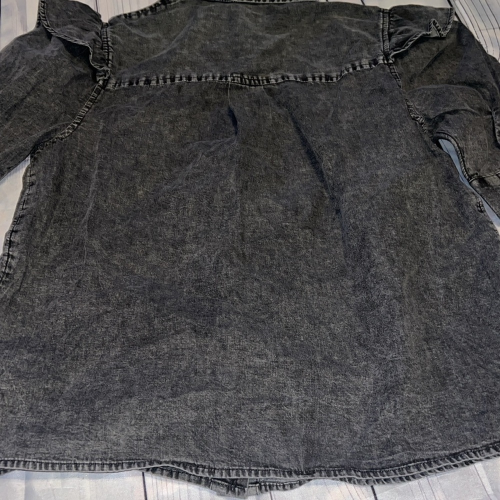 Who what wear woman’s button down ruffle top size XS NWT - Picture 3 of 8